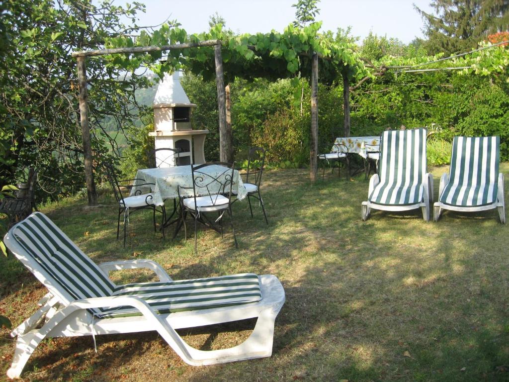Agriturismo Cascina Serra Cossano Belbo Bagian luar foto