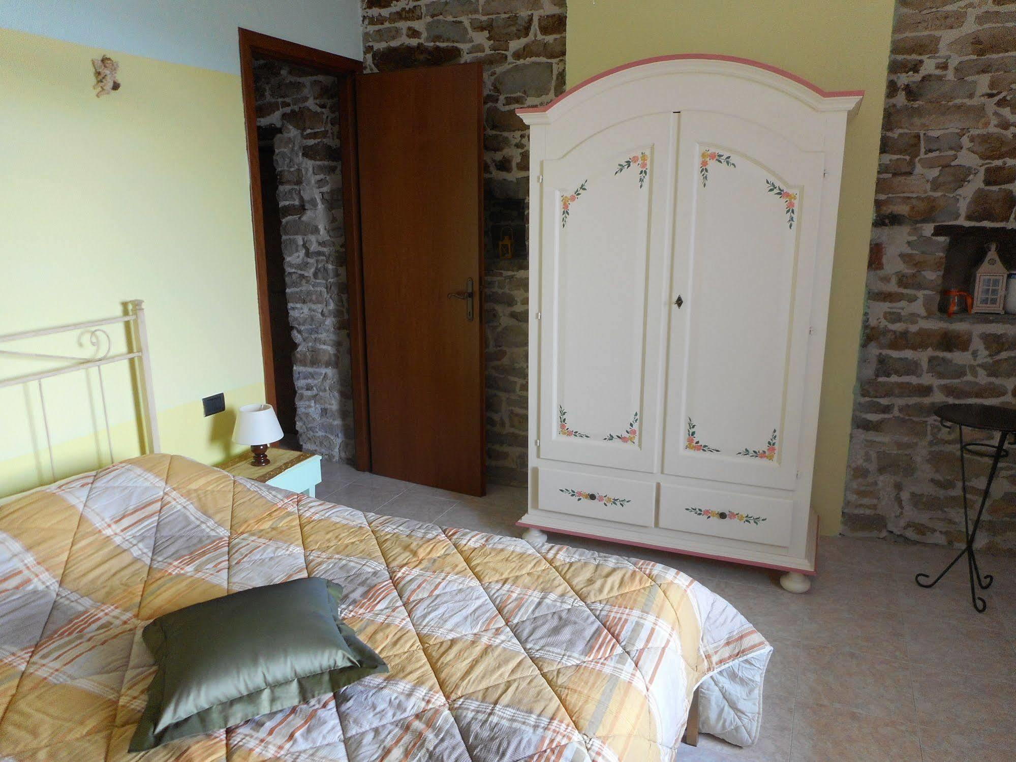 Agriturismo Cascina Serra Cossano Belbo Bagian luar foto
