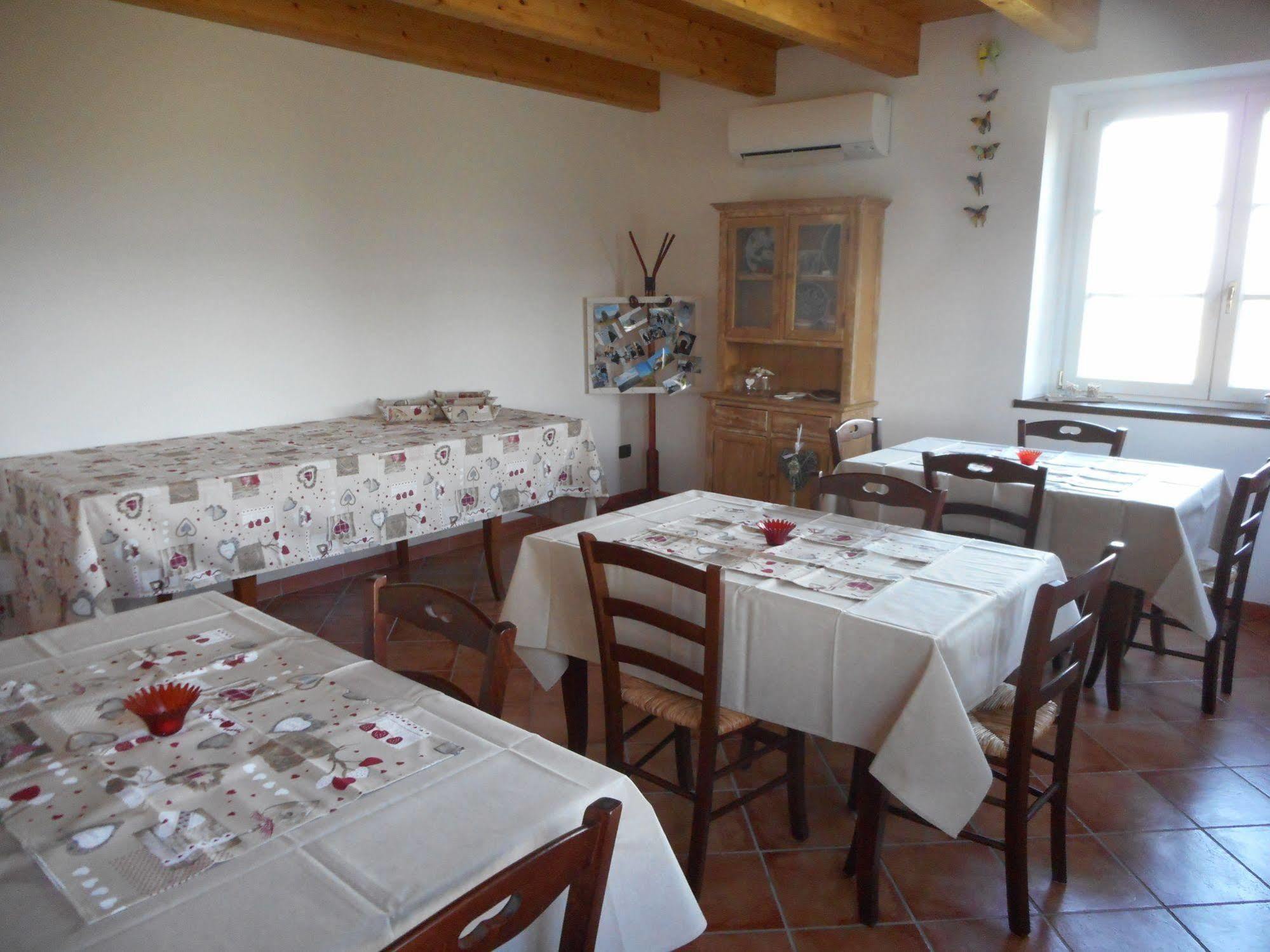 Agriturismo Cascina Serra Cossano Belbo Bagian luar foto